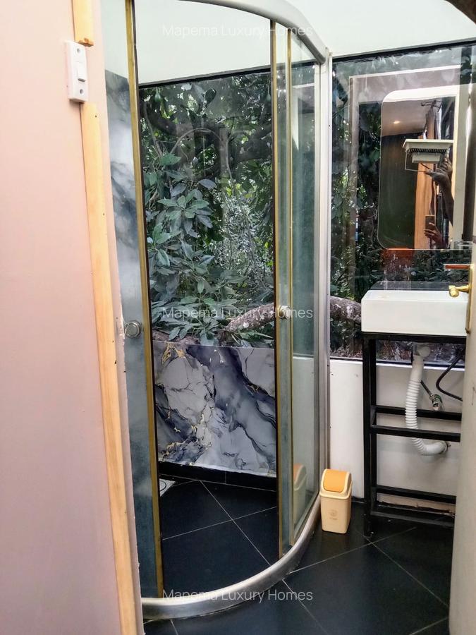 1 Bed House with En Suite at Tree Lane - 4