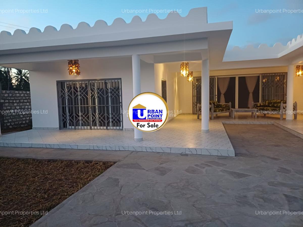 2 Bed House with En Suite in Watamu - 1