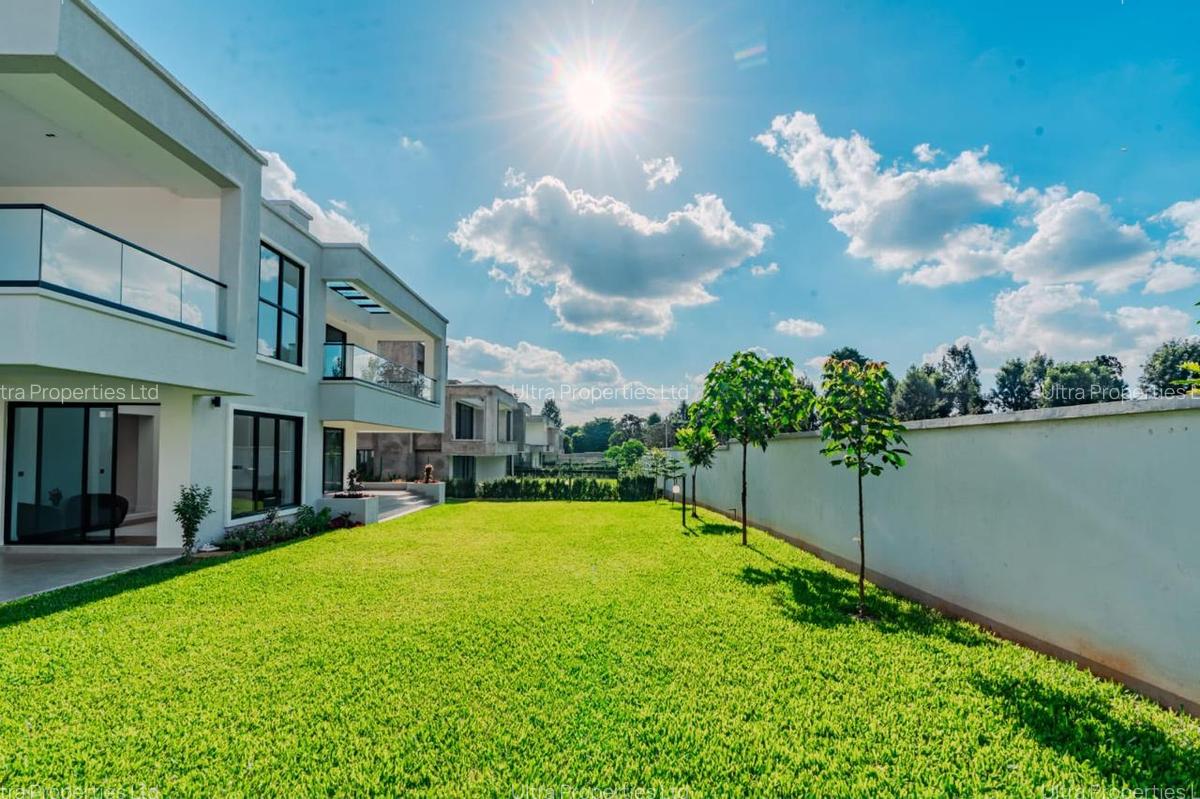 5 Bed Villa with En Suite in Runda - 4
