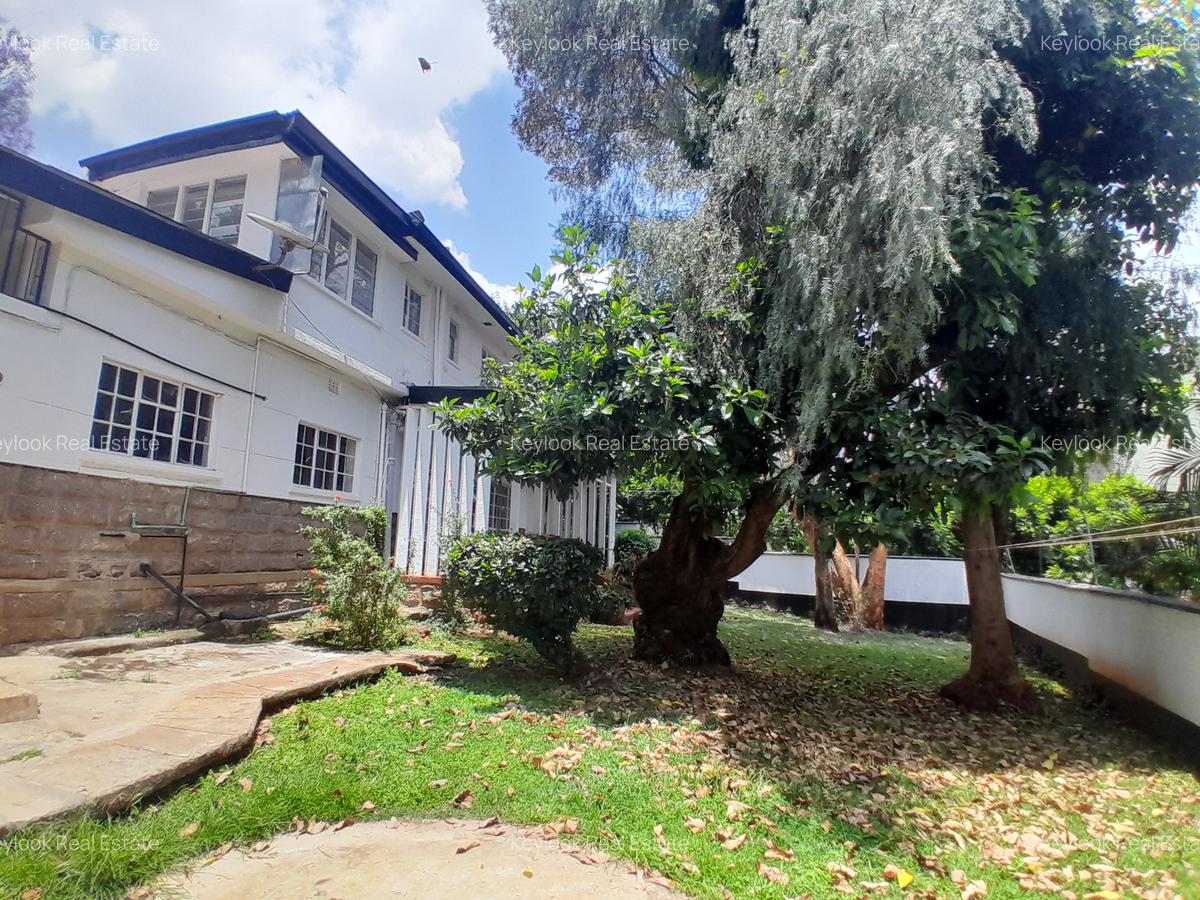 3 Bed House with En Suite at Lavington Green - 9
