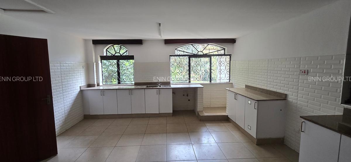 5 Bed Townhouse with En Suite at Nyari Central - 7