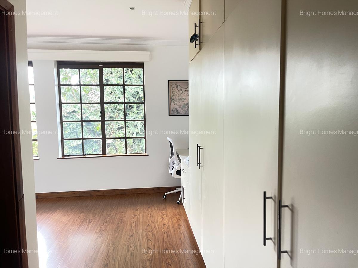 4 Bed Apartment with En Suite in Spring Valley - 12