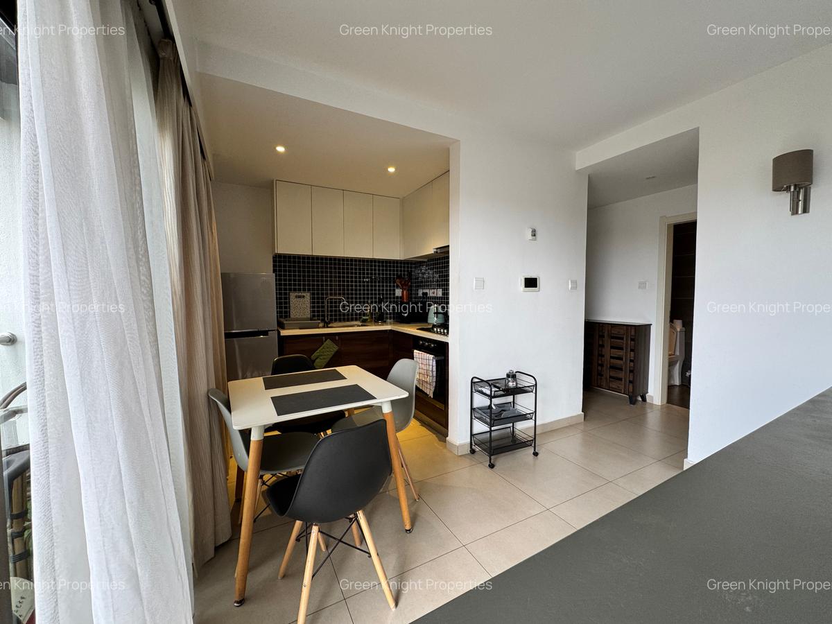 Serviced 1 Bed Apartment with En Suite in Lavington - 2