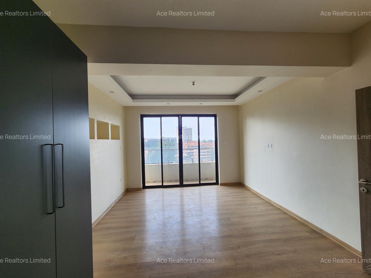 5 Bed Apartment with En Suite at Parklands - 9