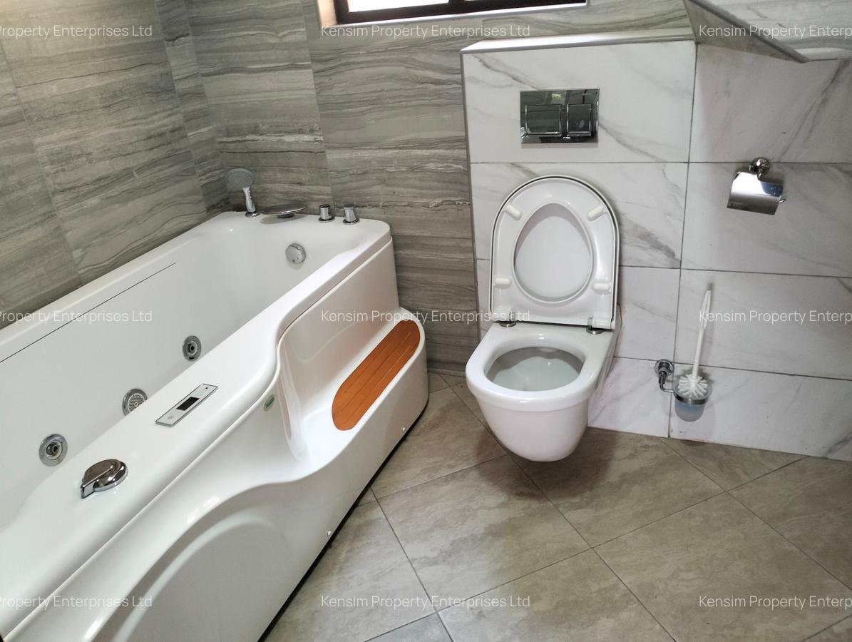 5 Bed Townhouse with En Suite in Lavington - 16