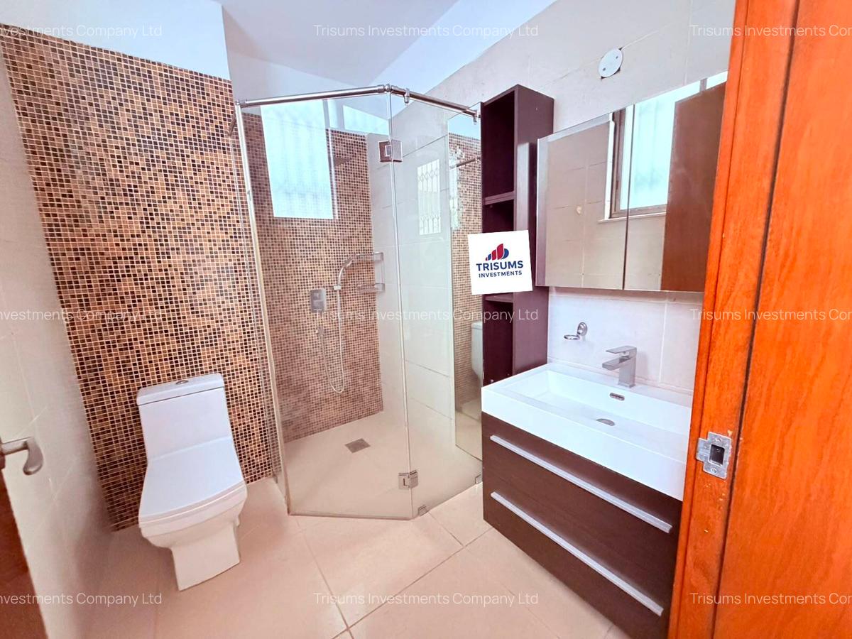 3 Bed Apartment with En Suite in Parklands - 17