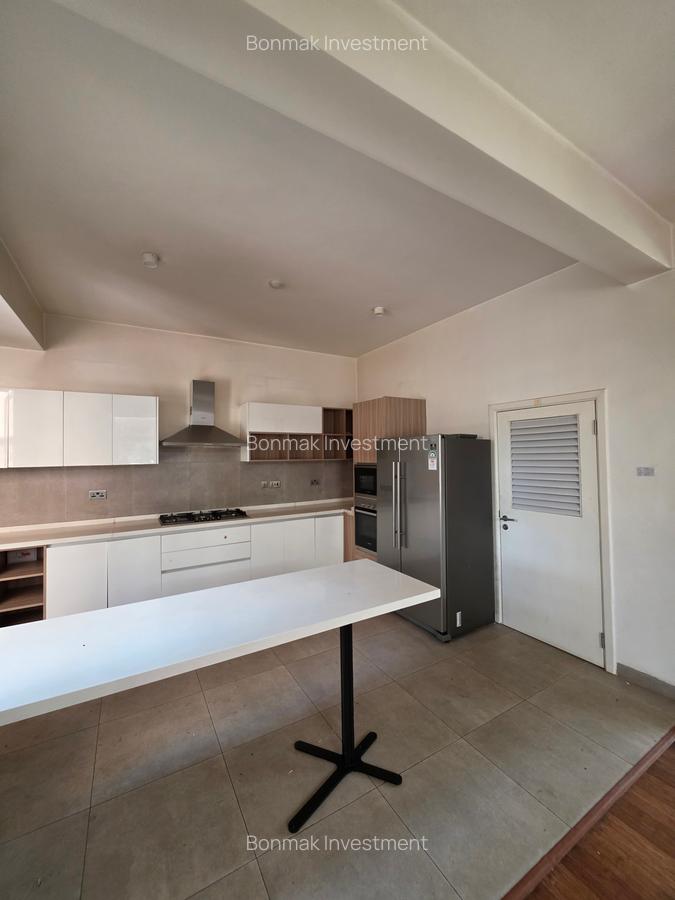 4 Bed Townhouse with En Suite at Lavington Green - 10