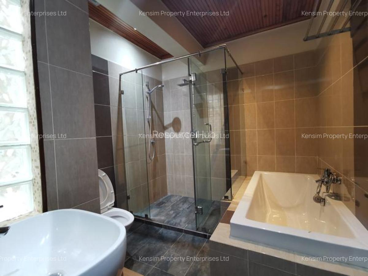 4 Bed Townhouse with En Suite in Spring Valley - 6