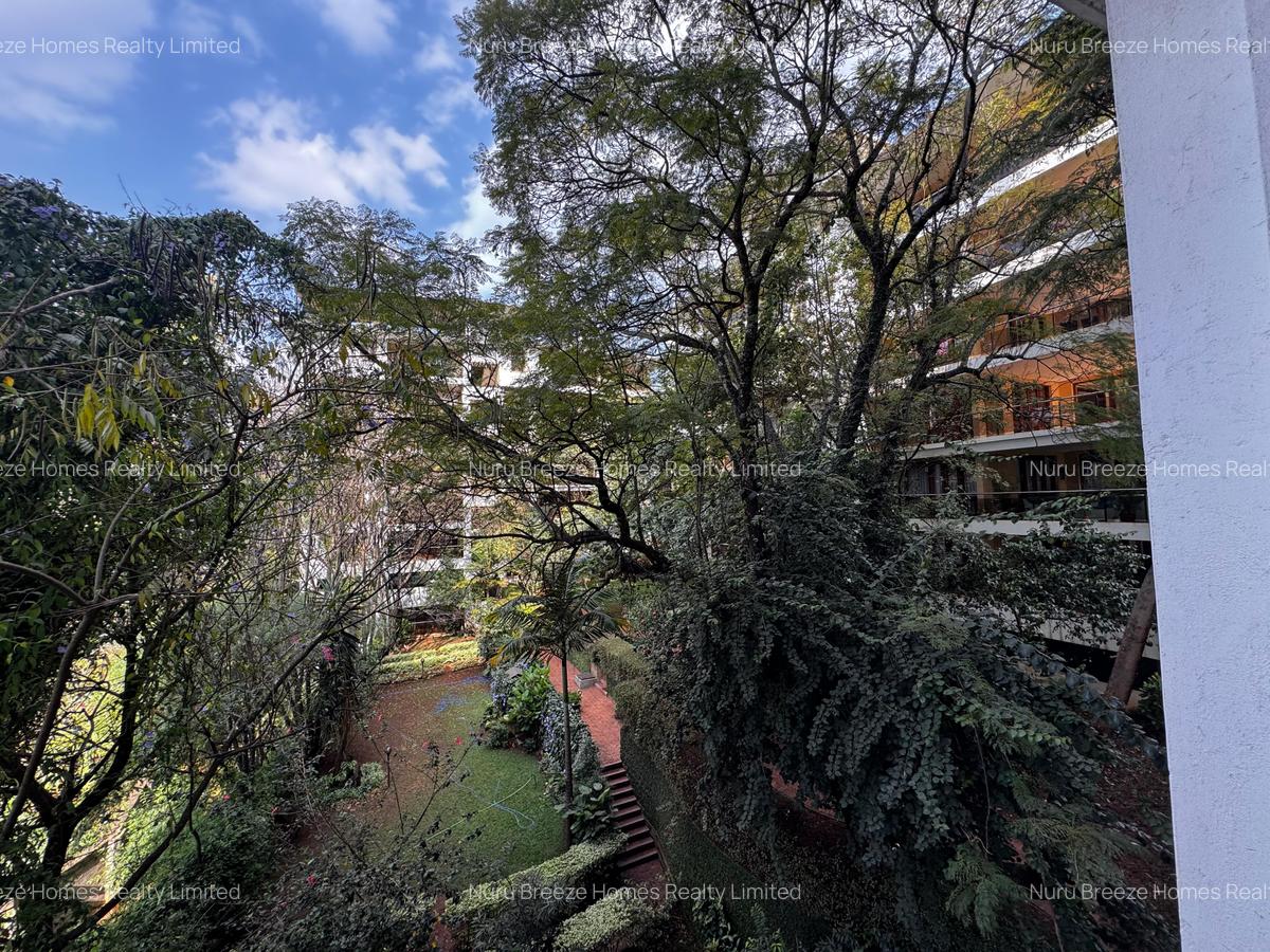 3 Bed Apartment with En Suite in Riverside - 1