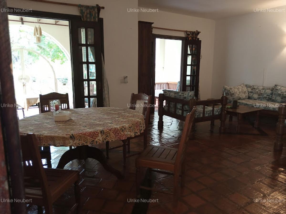3 Bed House with En Suite at Ocean Beach Drive - 18