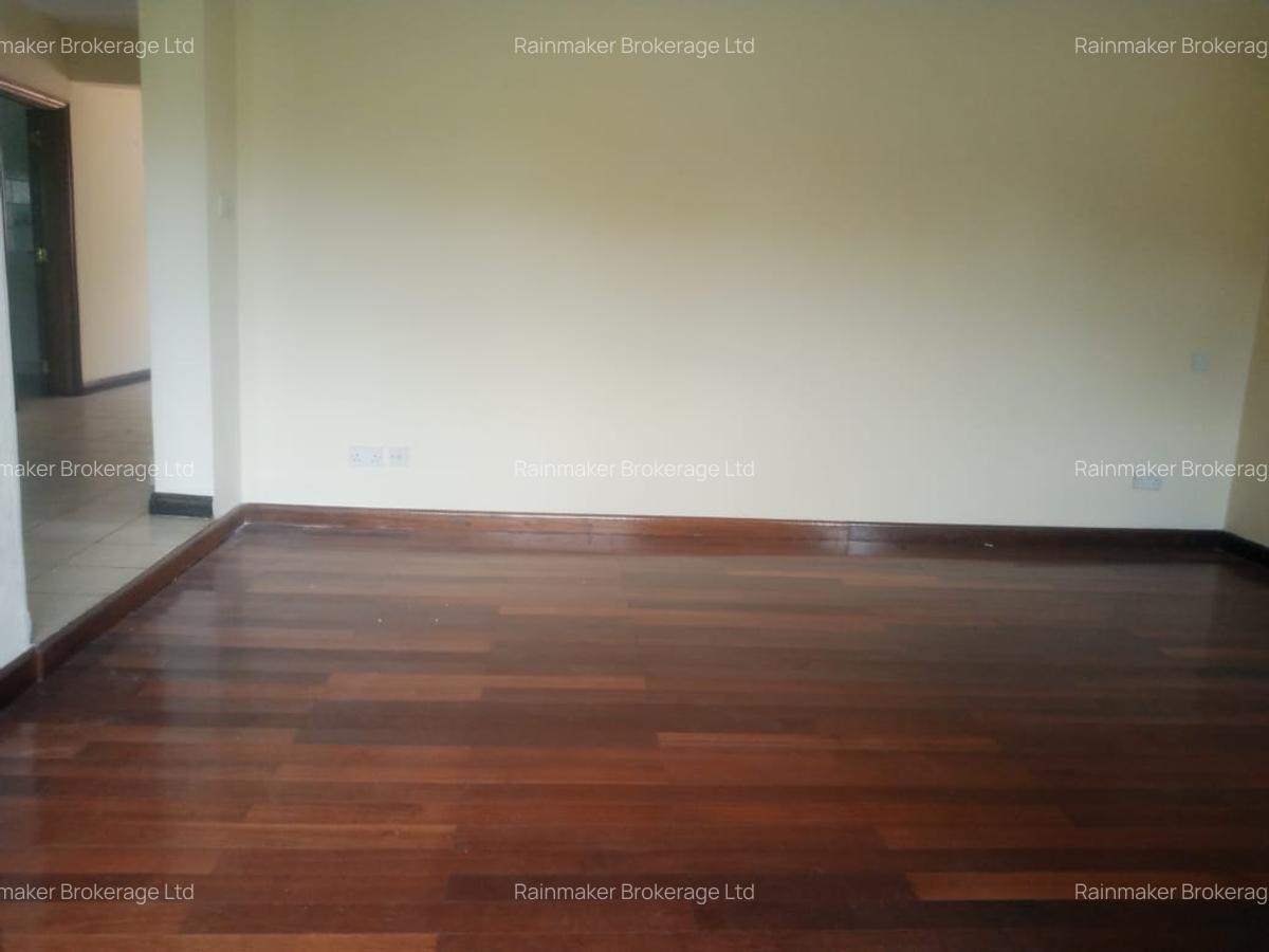 4 Bed Villa with En Suite in Westlands Area - 3