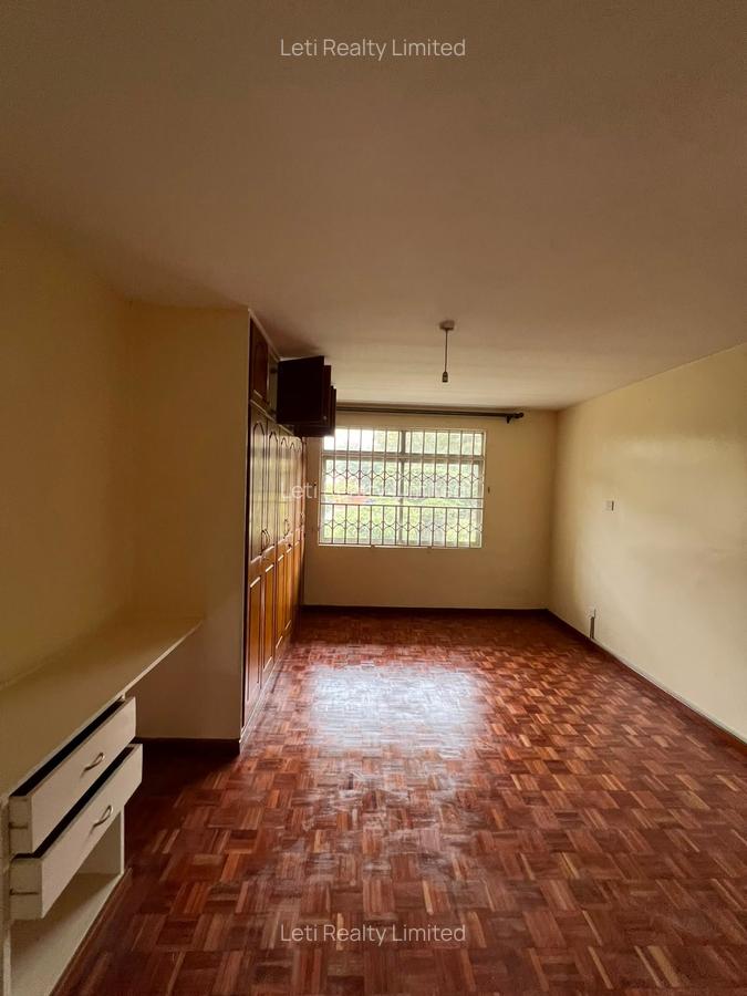4 Bed Townhouse with En Suite in Lavington - 6