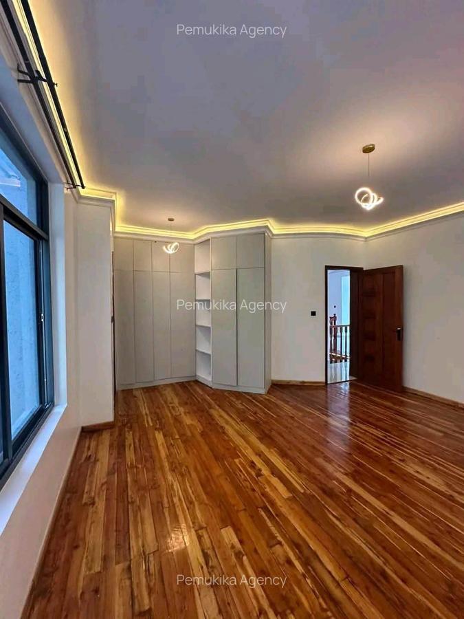 6 Bed Townhouse with En Suite in Karen - 10