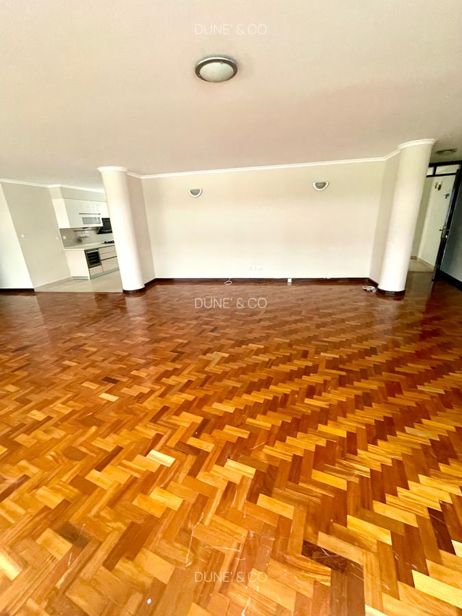 3 Bed Apartment with En Suite in Riverside - 7