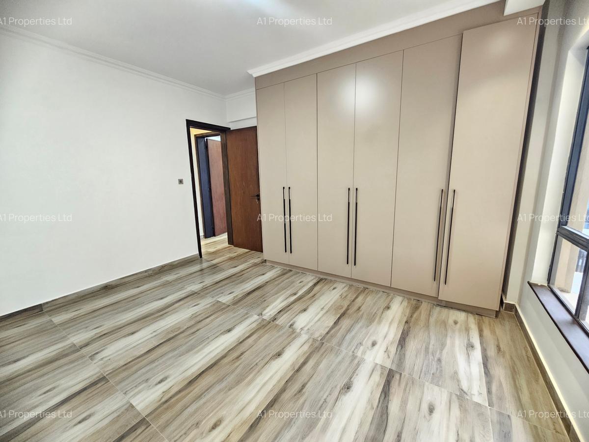 2 Bed Apartment with En Suite in Brookside - 14