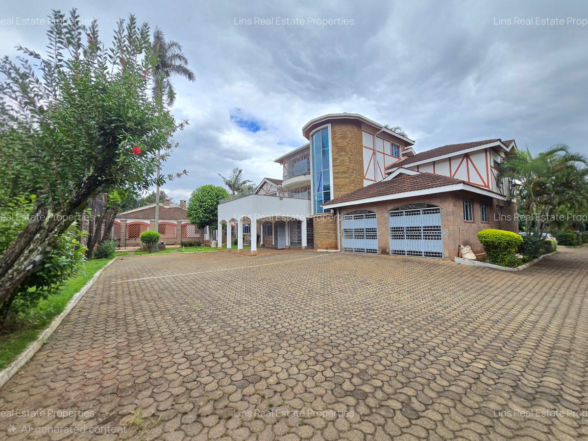 6 Bed House with En Suite in Runda - 1