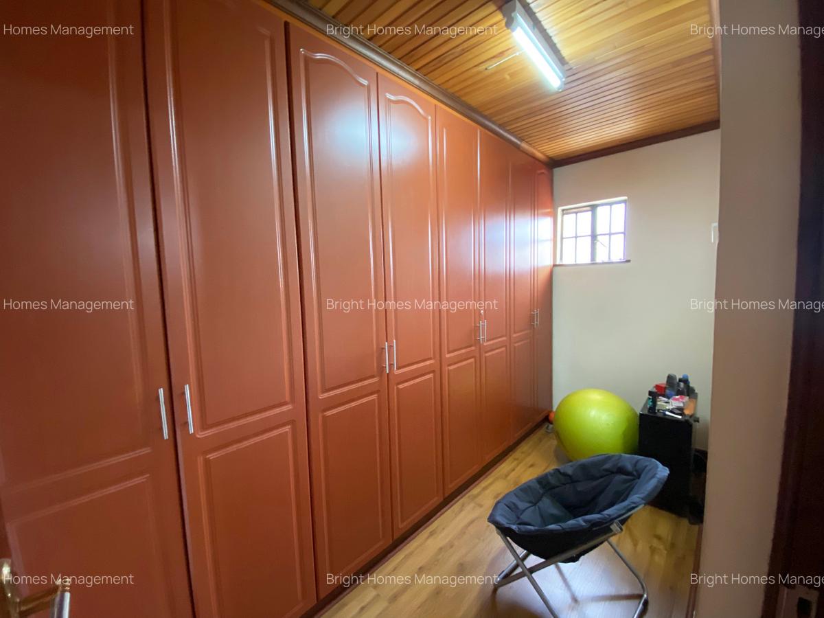 5 Bed Townhouse with En Suite in Spring Valley - 15