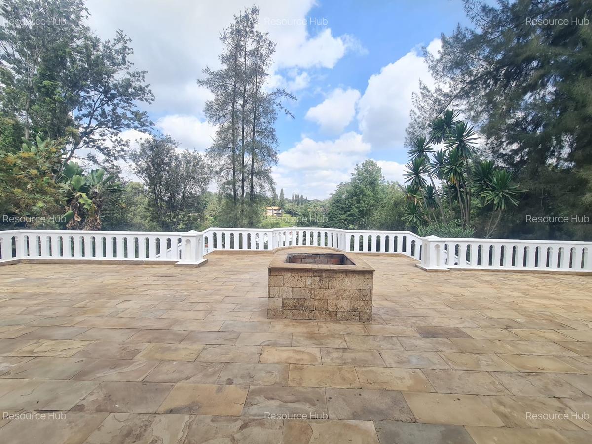 5 Bed House with En Suite at Nyari - 6
