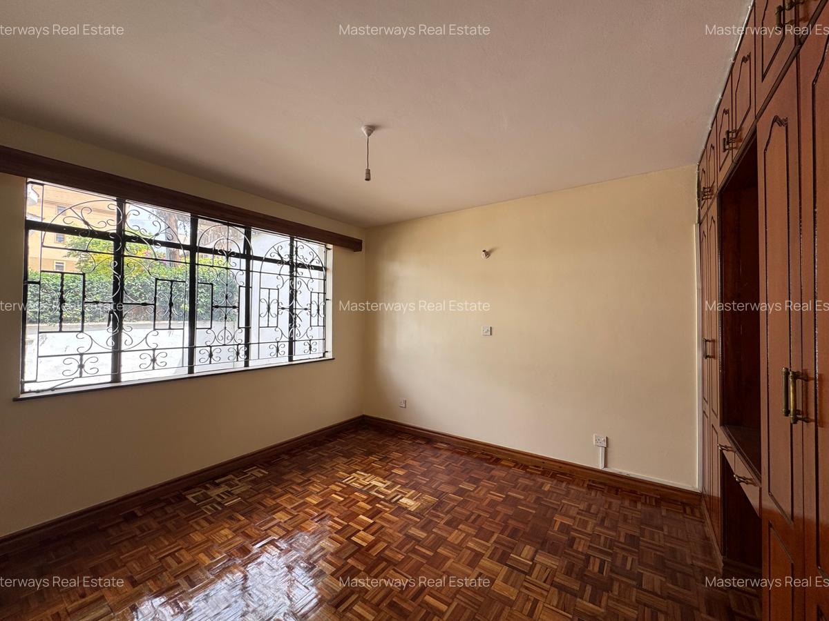 4 Bed Townhouse with En Suite in Riverside - 9