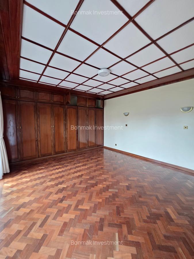5 Bed House with En Suite at Old Runda. - 18