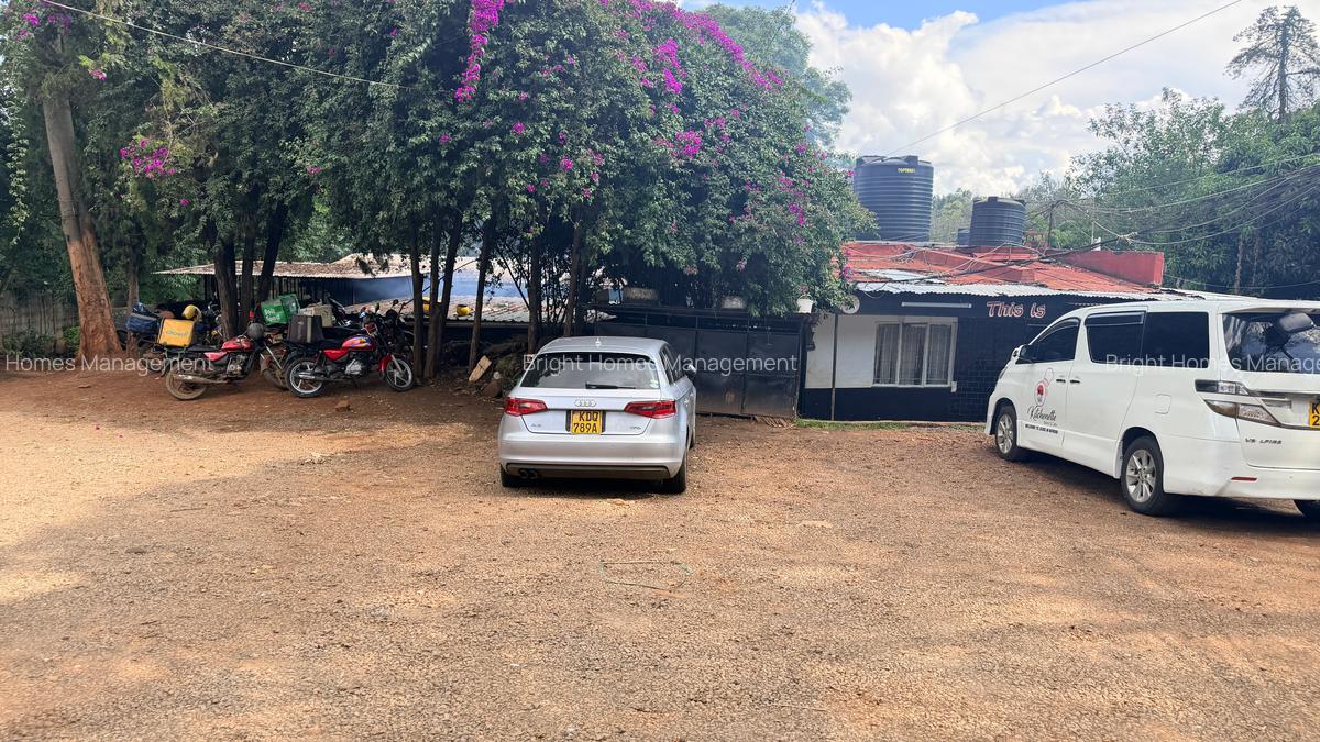 Commercial Property with Parking in Lavington - 4