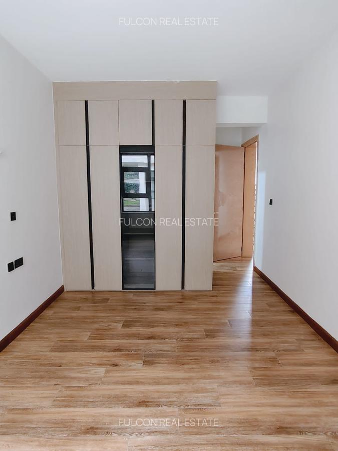 6 Bed Villa with En Suite in Lavington - 7