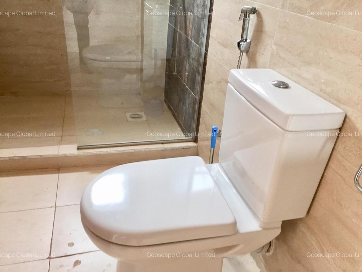 4 Bed Apartment with En Suite in General Mathenge - 15
