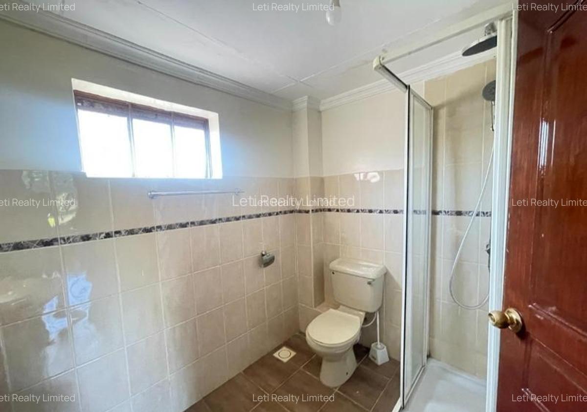 5 Bed Townhouse with En Suite in Lavington - 9