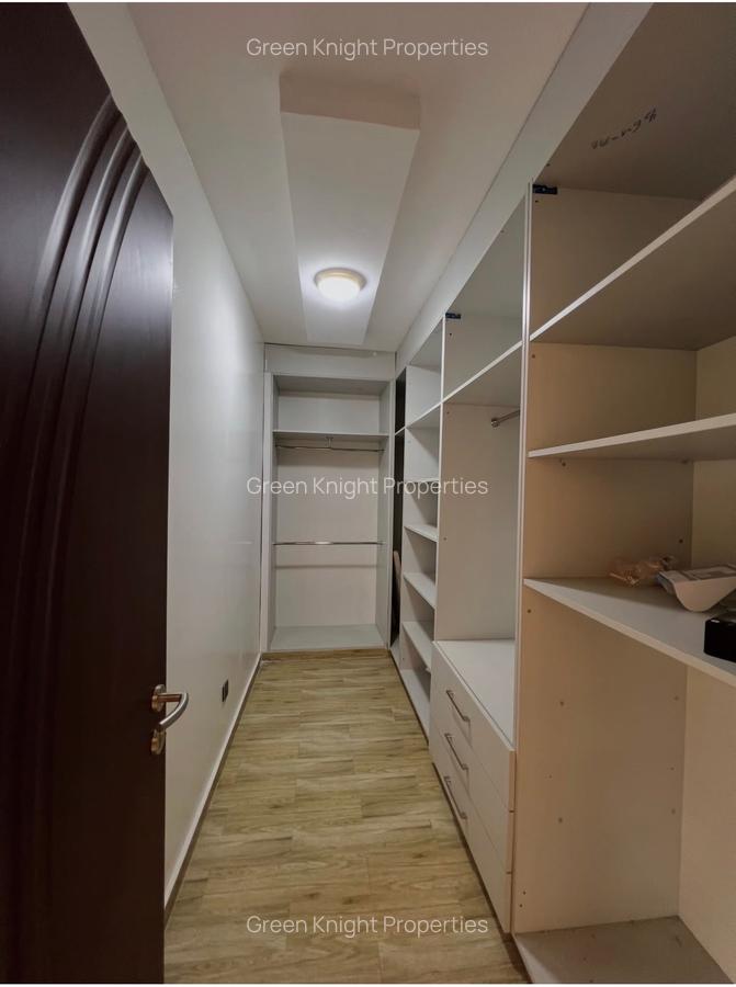 5 Bed Townhouse with En Suite in Lavington - 12