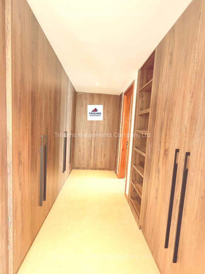 3 Bed Apartment with En Suite in Riverside - 10