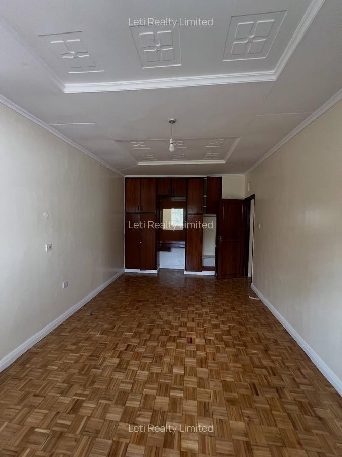 5 Bed Townhouse with En Suite in Lavington - 9