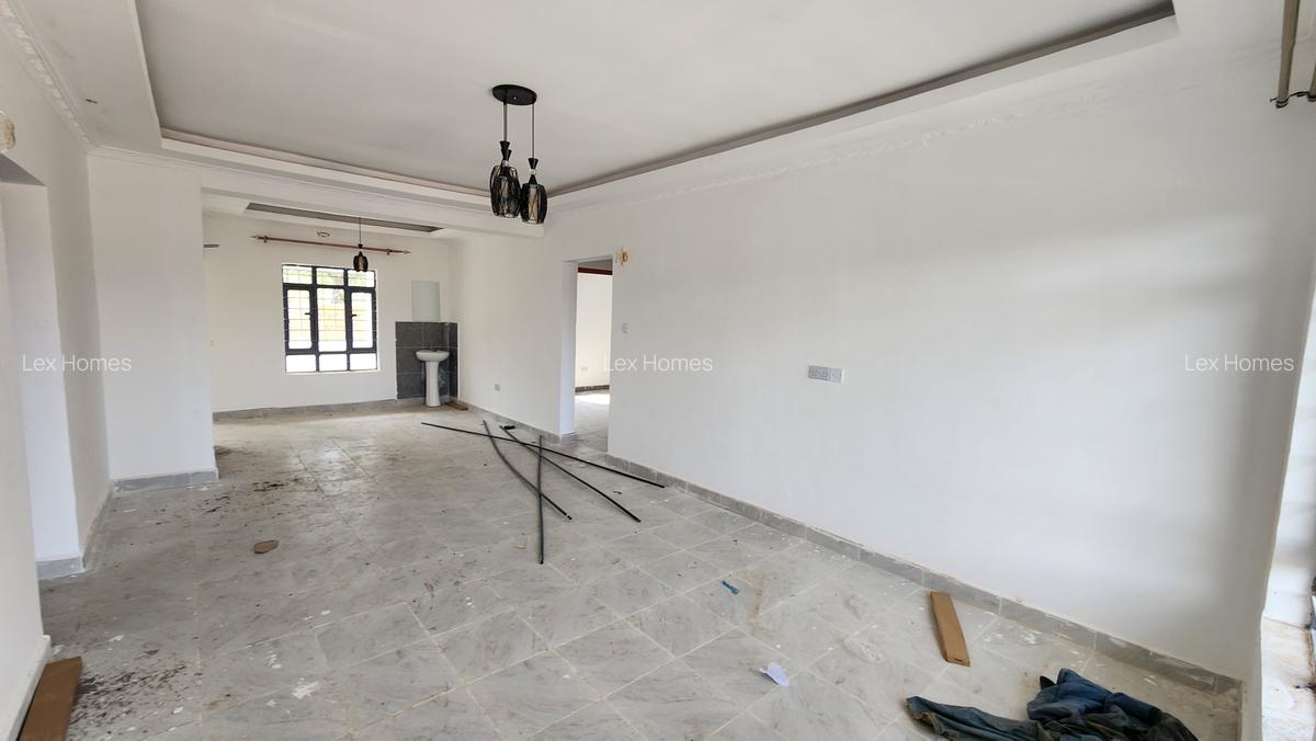 4 Bed House with En Suite at Kahuho - 4