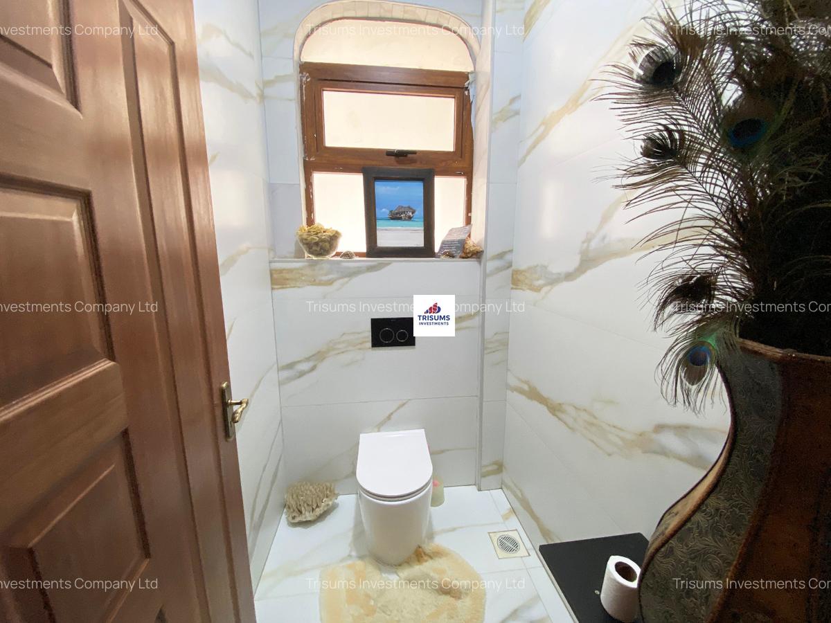 4 Bed Villa with En Suite in Loresho - 11