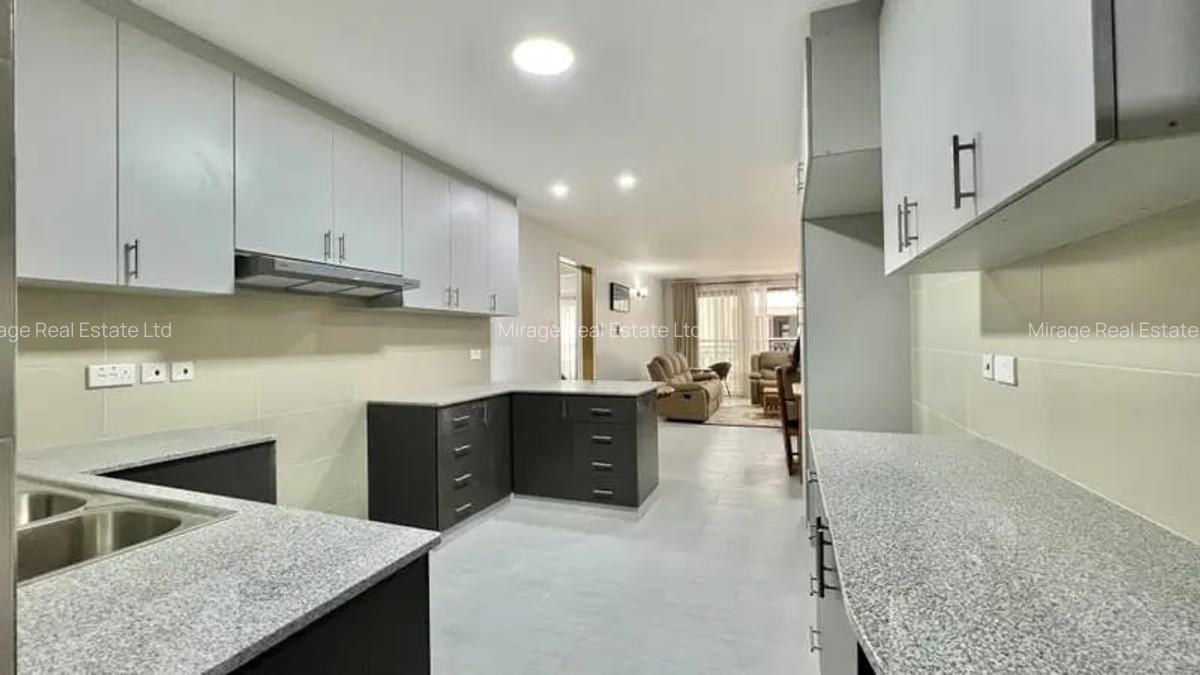 3 Bed Apartment with En Suite in Lavington - 4