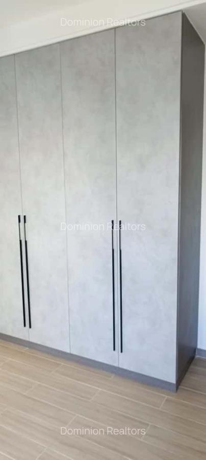 2 Bed Apartment with En Suite at Riverside Drive - 11