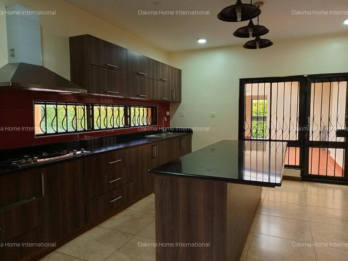 4 Bed Townhouse with En Suite in Runda - 3