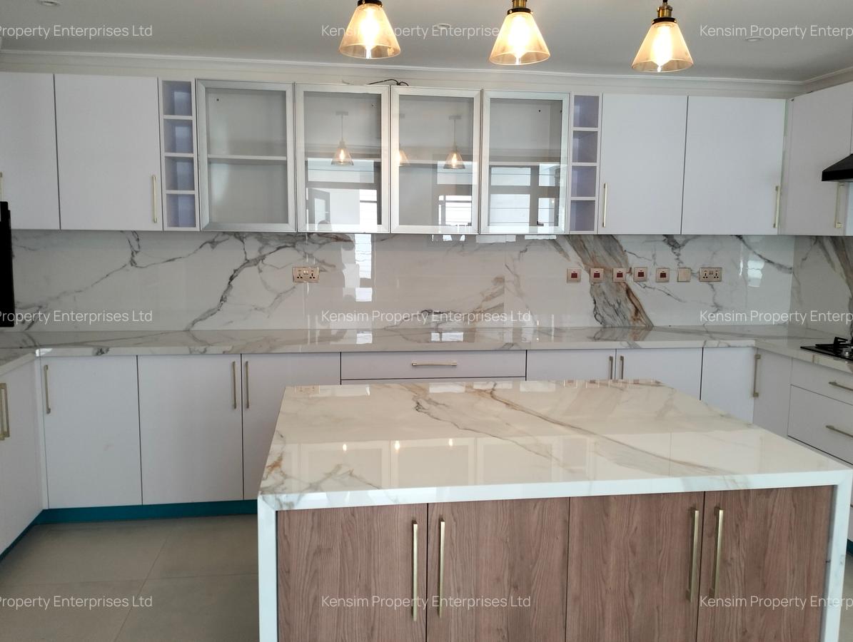 7 Bed House with En Suite in Runda - 7