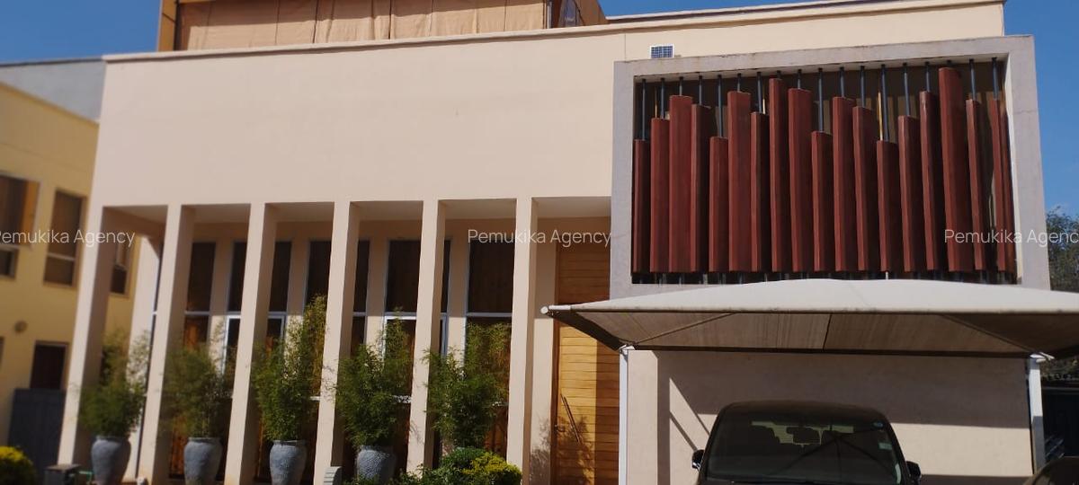 6 Bed Townhouse in Valley Arcade - 3