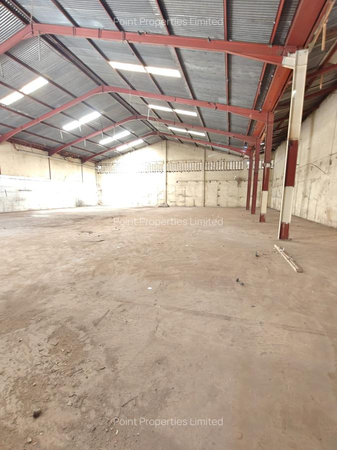Warehouse with Parking in Industrial Area - 15