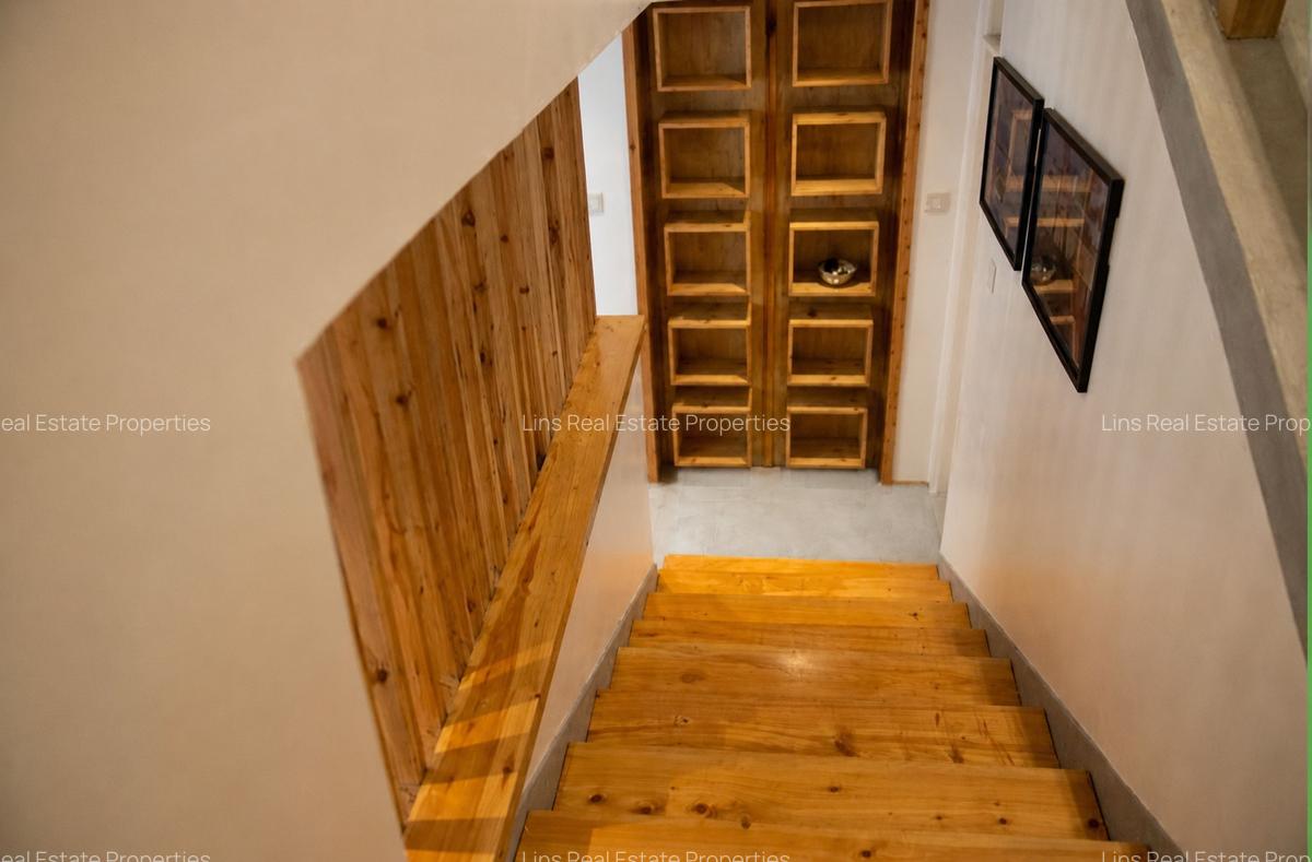 4 Bed House with En Suite in Kitisuru - 12
