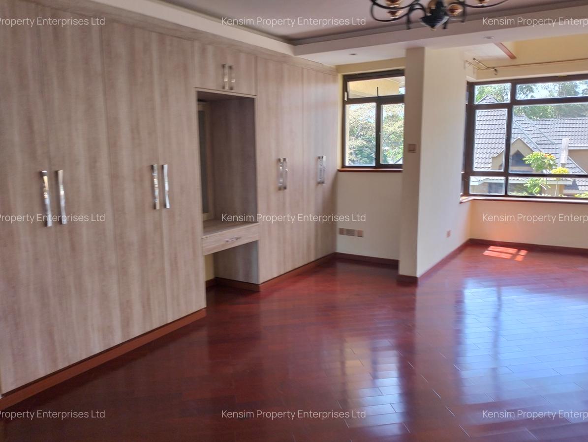 5 Bed Townhouse with En Suite in Lavington - 17