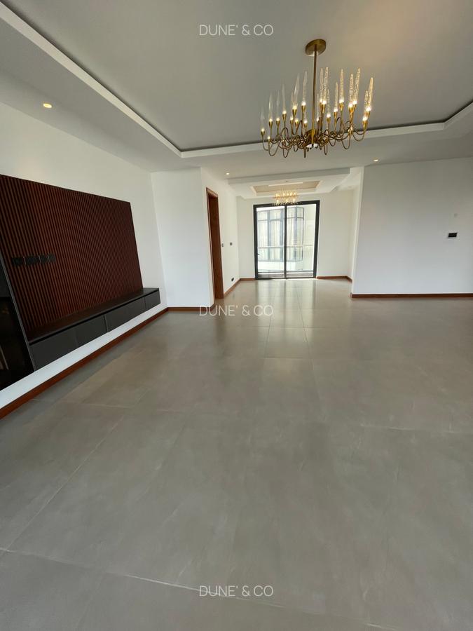 4 Bed Apartment with En Suite in Riverside - 5
