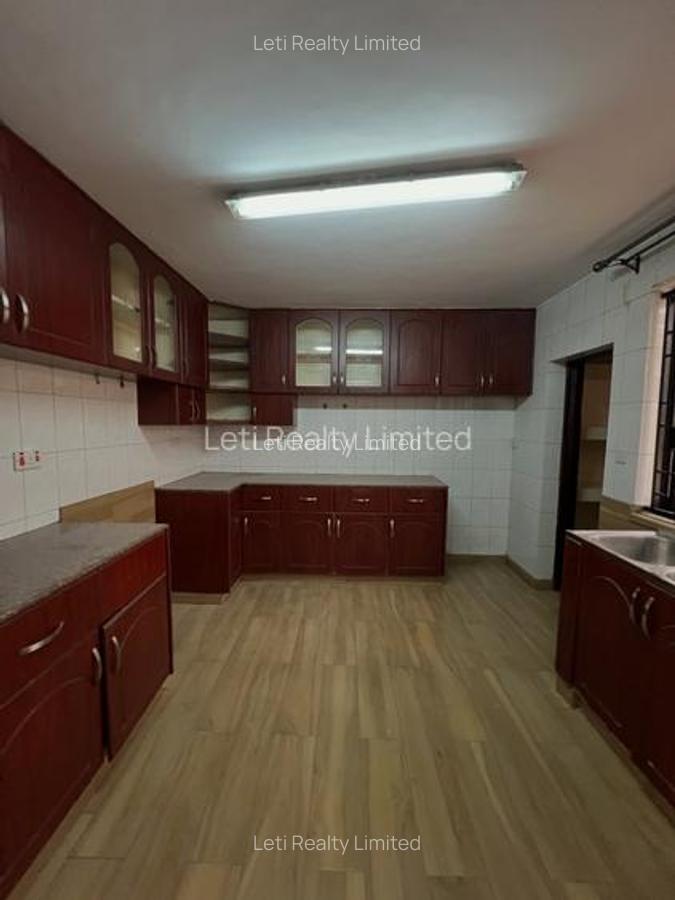 4 Bed Townhouse with En Suite in Lavington - 3
