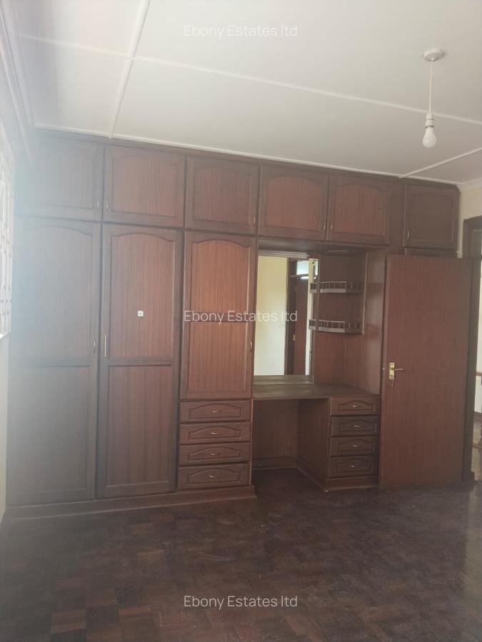 5 Bed Townhouse with En Suite in Lavington - 6