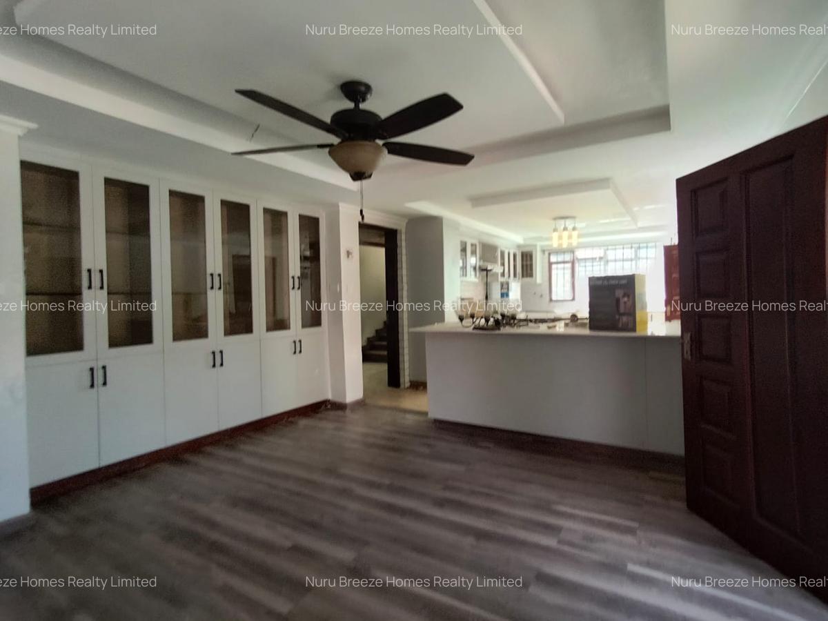 5 Bed House with En Suite in Runda - 7