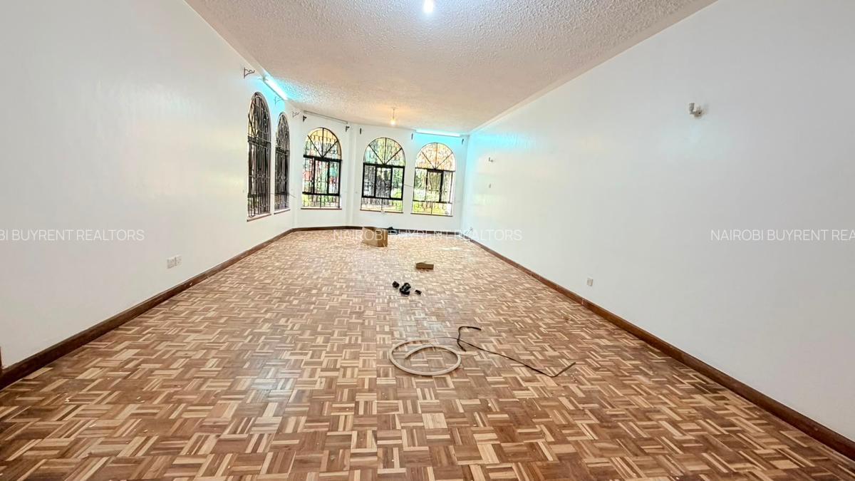 4 Bed Townhouse with En Suite in Westlands Area - 2