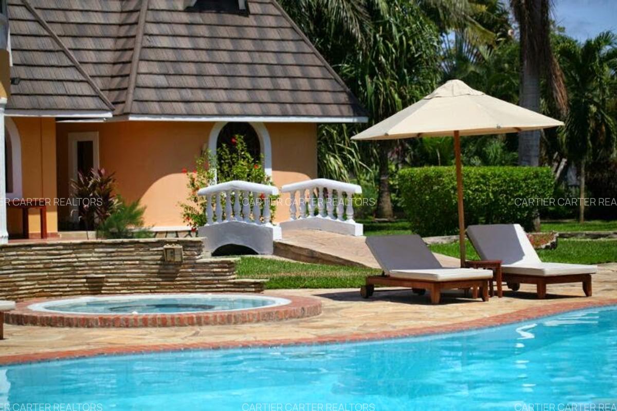 6 Bed Villa with Swimming Pool in Diani - 17