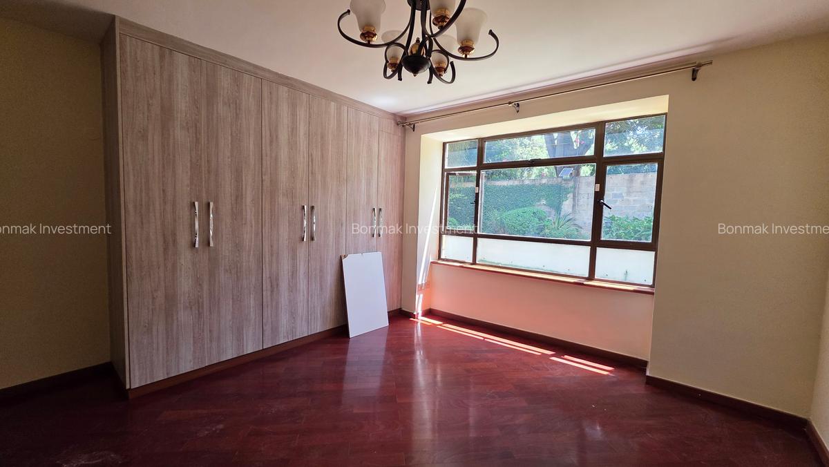 5 Bed Townhouse with En Suite at Lavington Green - 12