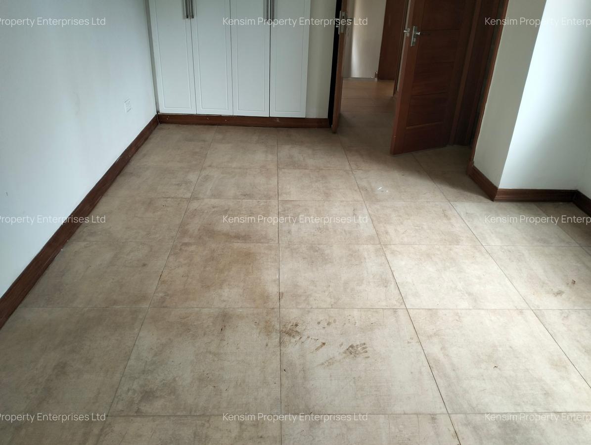 4 Bed Townhouse with En Suite in Lavington - 10