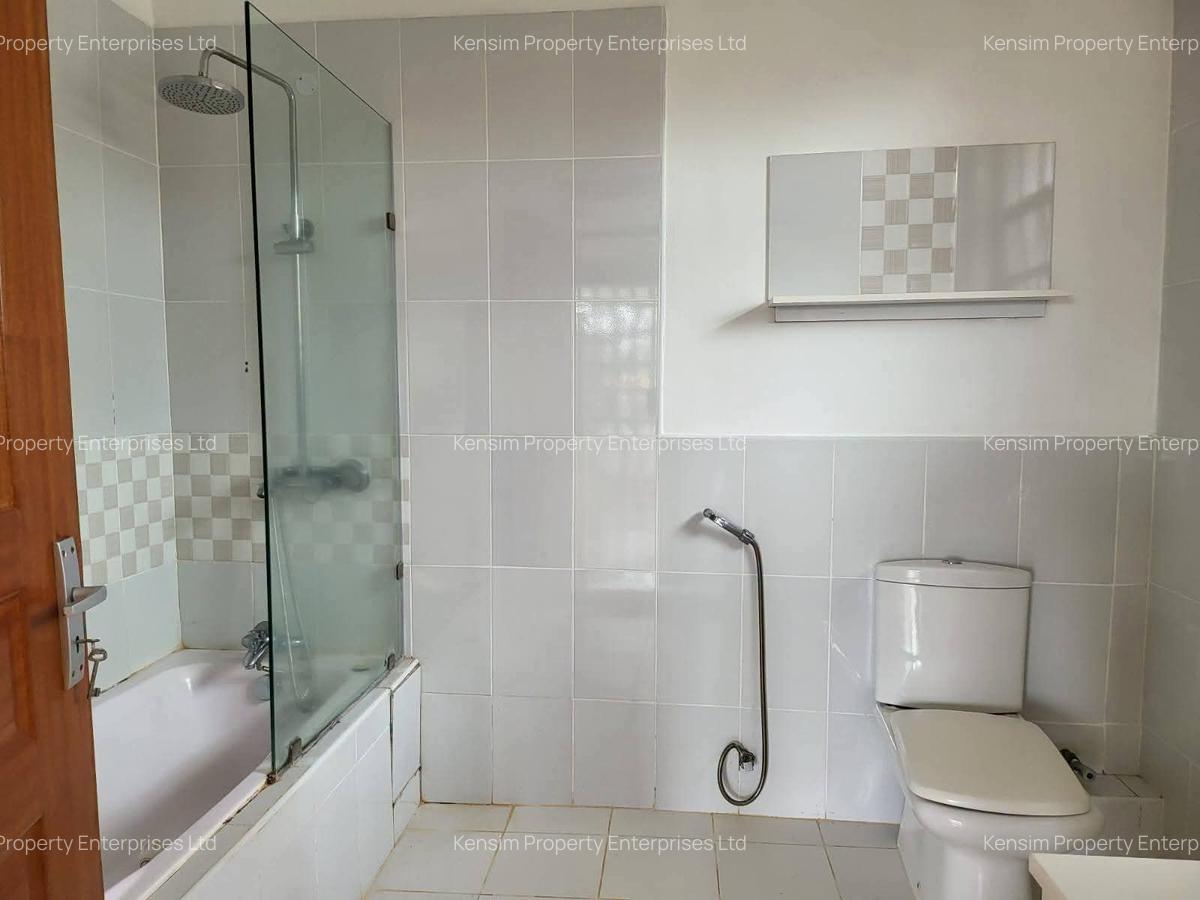 4 Bed Townhouse with En Suite in Nyari - 11